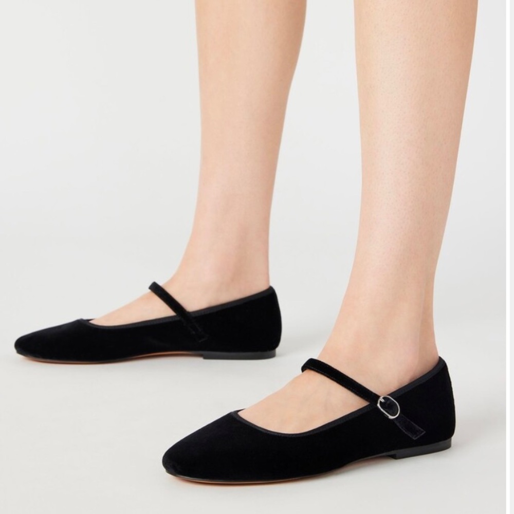 Steve Madden Vinetta Black Velvet Mary Jane’s Size 7
